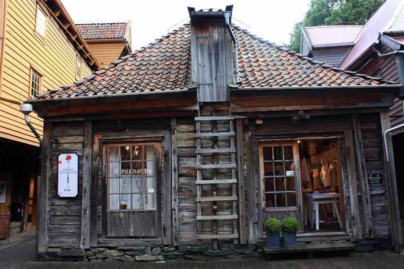 297-Bergen,25 agosto 2011.JPG